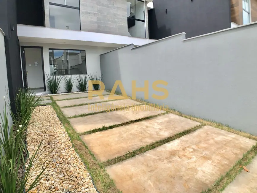 Foto 6 de Casa com 2 quartos à venda, 81m2 em Glória, Joinville - SC