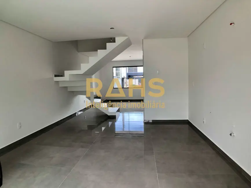Foto 7 de Casa com 2 quartos à venda, 81m2 em Glória, Joinville - SC