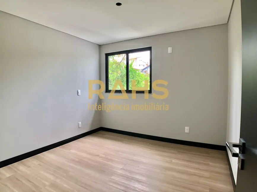 Foto 7 de Casa com 3 quartos à venda, 160m2 em Glória, Joinville - SC