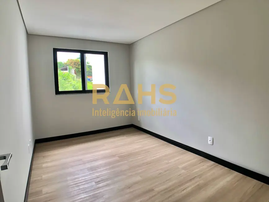 Foto 6 de Casa com 3 quartos à venda, 160m2 em Glória, Joinville - SC