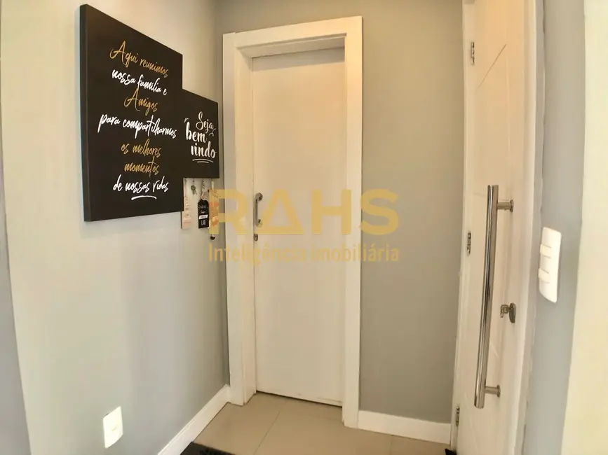 Foto 3 de Casa com 3 quartos à venda, 115m2 em Vila Nova, Joinville - SC