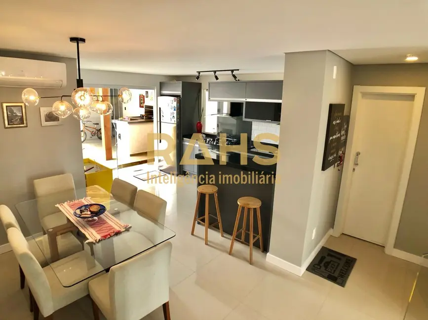 Foto 1 de Casa com 3 quartos à venda, 115m2 em Vila Nova, Joinville - SC