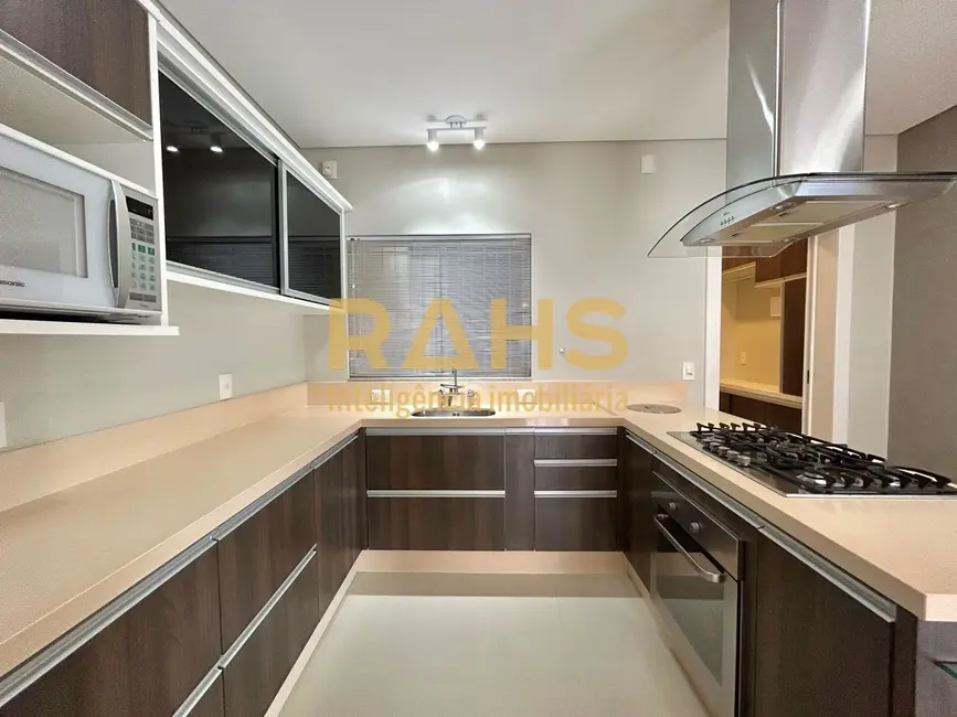 Foto 7 de Casa com 3 quartos à venda, 162m2 em Glória, Joinville - SC