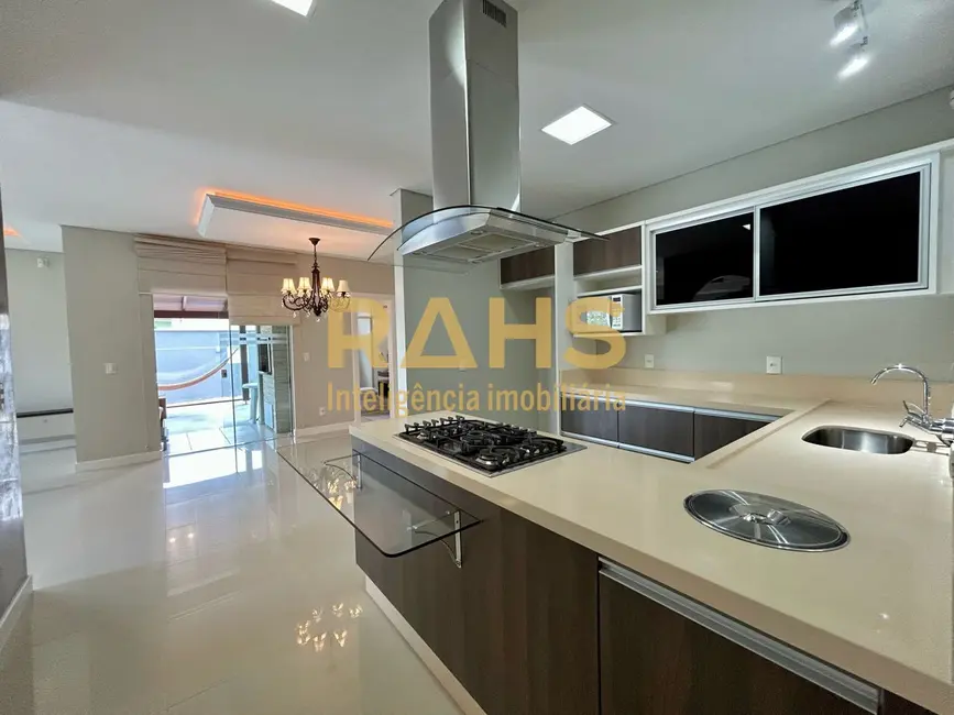 Foto 8 de Casa com 3 quartos à venda, 162m2 em Glória, Joinville - SC