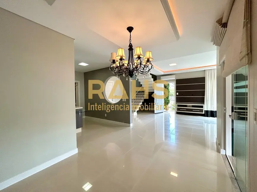 Foto 3 de Casa com 3 quartos à venda, 162m2 em Glória, Joinville - SC