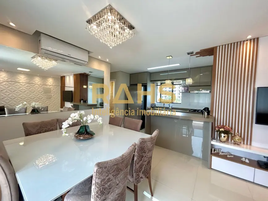 Foto 2 de Apartamento com 3 quartos à venda, 92m2 em Saguaçu, Joinville - SC