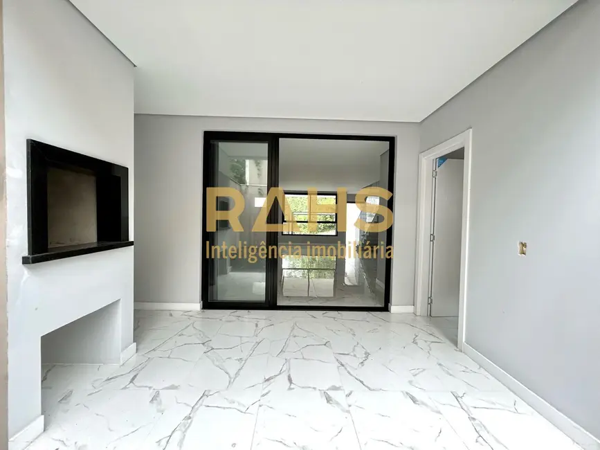 Casa com 3 quartos à venda, 159m2 em América, Joinville - SC - imagem 4 Foto 4 de Casa com 3 quartos à venda, 159m2 em América, Joinville - SC