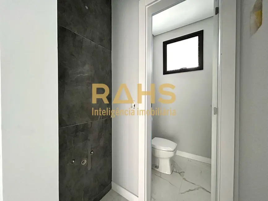 Casa com 3 quartos à venda, 160m2 em América, Joinville - SC - imagem 9 Foto 9 de Casa com 3 quartos à venda, 160m2 em América, Joinville - SC