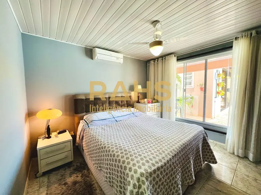 Foto 9 de Casa com 3 quartos à venda, 267m2 em Boa Vista, Joinville - SC