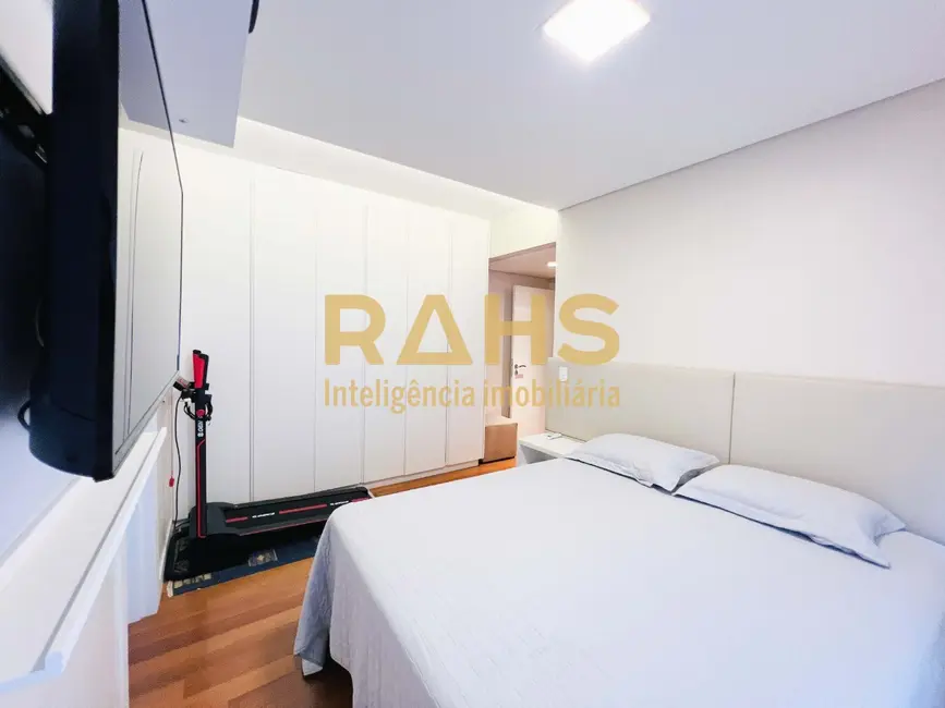 Apartamento com 3 quartos à venda, 199m2 em Atiradores, Joinville - SC - imagem 8 Foto 8 de Apartamento com 3 quartos à venda, 199m2 em Atiradores, Joinville - SC