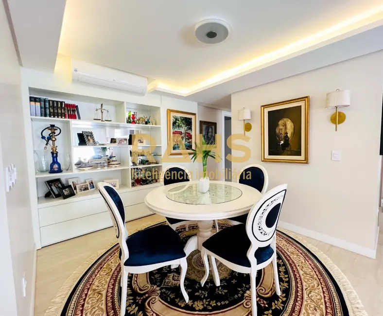 Apartamento com 3 quartos à venda, 199m2 em Atiradores, Joinville - SC - imagem 2 Foto 2 de Apartamento com 3 quartos à venda, 199m2 em Atiradores, Joinville - SC