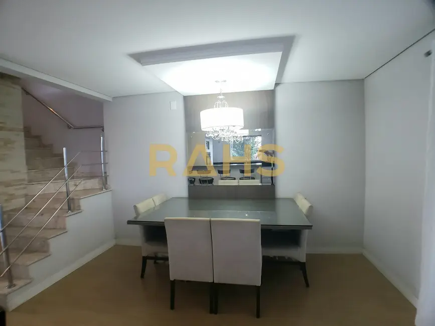 Casa com 3 quartos à venda, 173m2 em Iririú, Joinville - SC - imagem 7 Foto 7 de Casa com 3 quartos à venda, 173m2 em Iririú, Joinville - SC