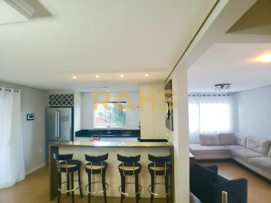 Casa com 3 quartos à venda, 173m2 em Iririú, Joinville - SC - imagem 2 Foto 2 de Casa com 3 quartos à venda, 173m2 em Iririú, Joinville - SC