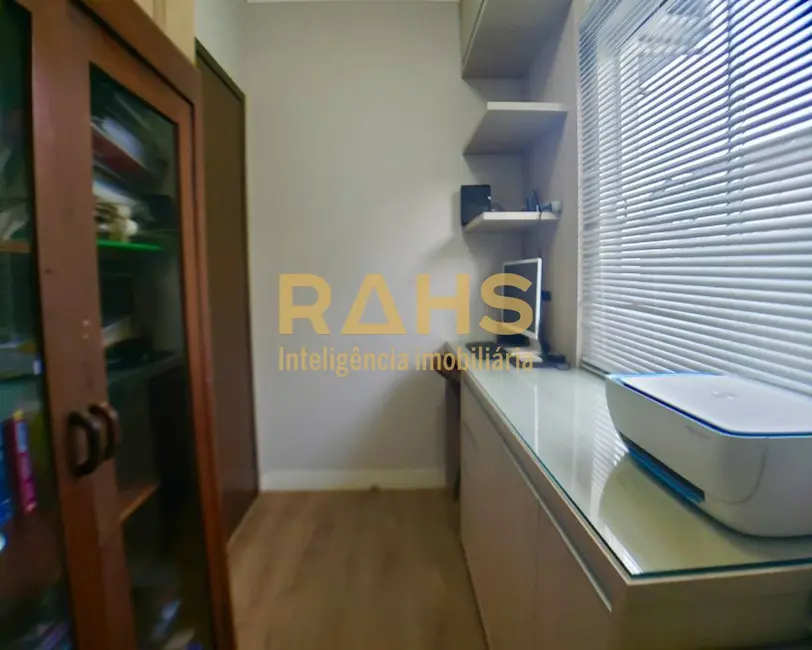 Casa com 3 quartos à venda, 173m2 em Iririú, Joinville - SC - imagem 5 Foto 5 de Casa com 3 quartos à venda, 173m2 em Iririú, Joinville - SC