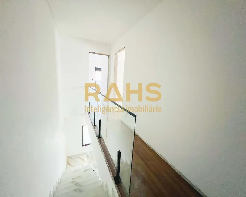 Foto 4 de Casa com 3 quartos à venda, 160m2 em Bom Retiro, Joinville - SC