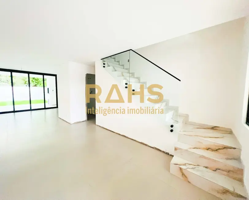 Foto 3 de Casa com 3 quartos à venda, 160m2 em Bom Retiro, Joinville - SC