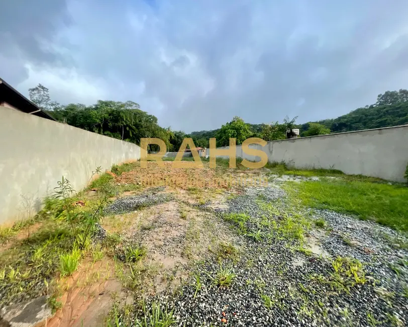 Foto 1 de Terreno / Lote à venda em Paranaguamirim, Joinville - SC