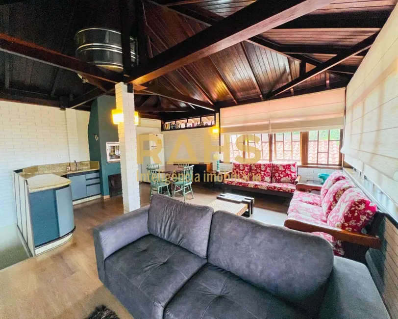 Foto 11 de Casa com 3 quartos à venda, 168m2 em Aventureiro, Joinville - SC