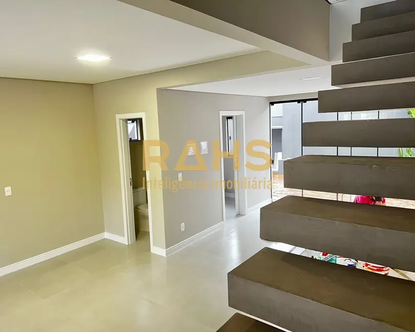 Foto 3 de Casa com 3 quartos à venda, 160m2 em Saguaçu, Joinville - SC