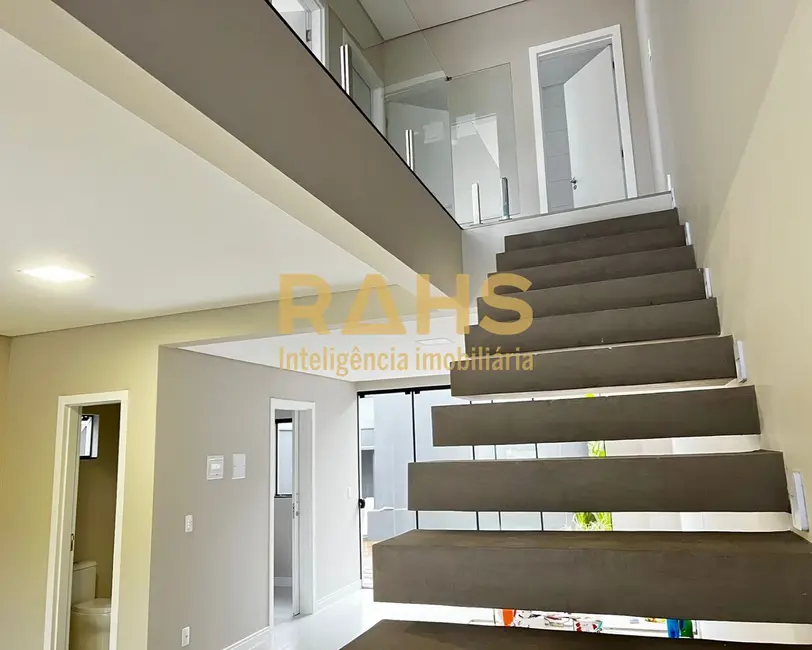 Foto 4 de Casa com 3 quartos à venda, 160m2 em Saguaçu, Joinville - SC