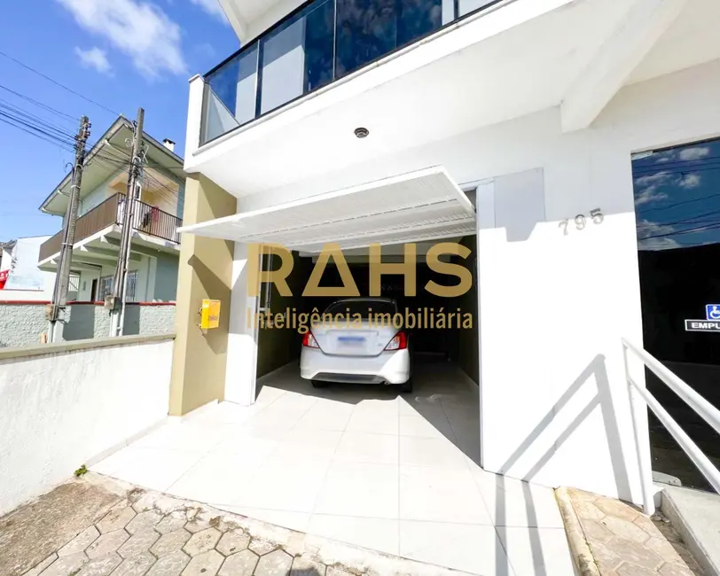 Casa com 2 quartos à venda, 330m2 em Iririú, Joinville - SC - imagem 6 Foto 6 de Casa com 2 quartos à venda, 330m2 em Iririú, Joinville - SC