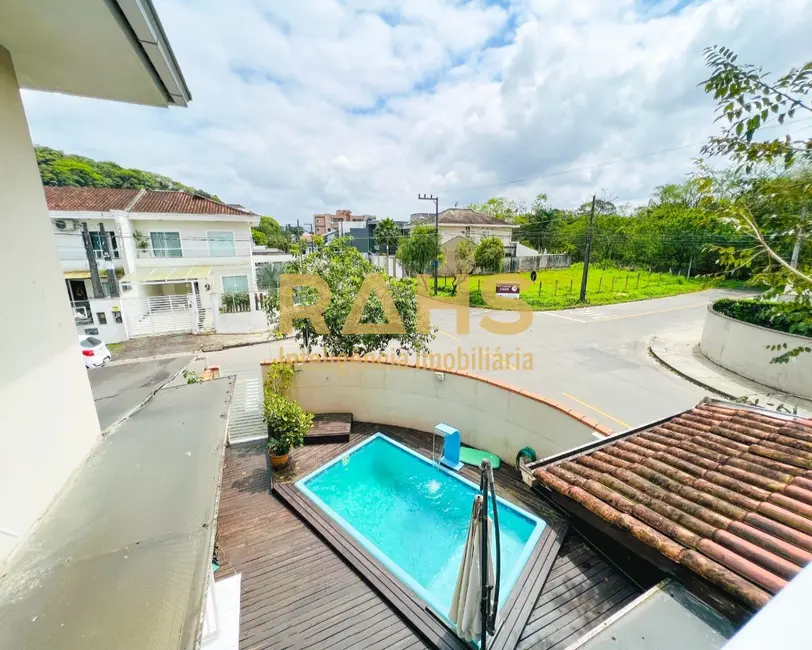 Foto 8 de Casa com 3 quartos à venda, 109m2 em Jardim Sofia, Joinville - SC