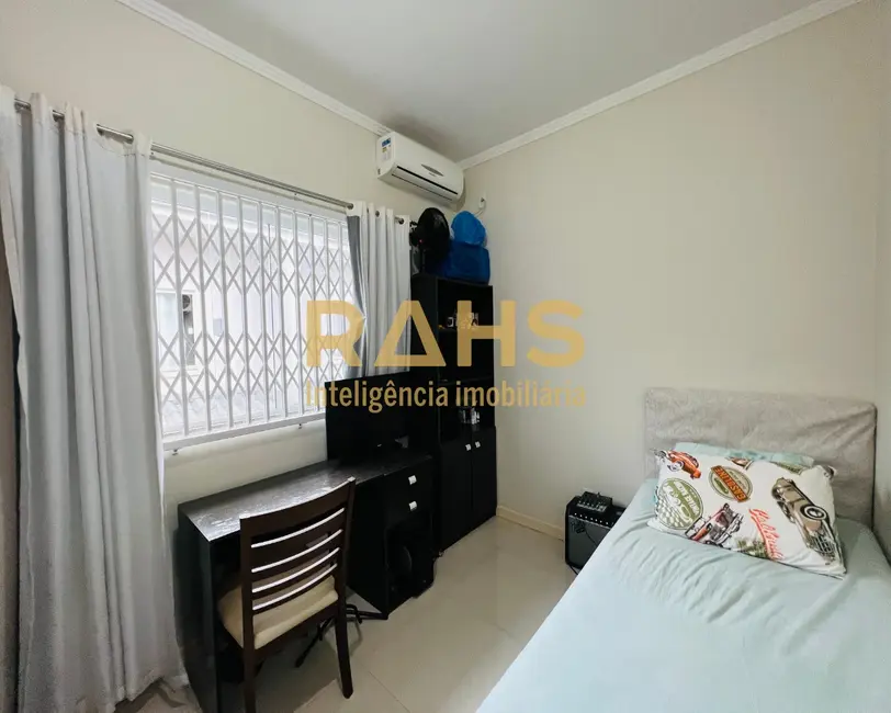 Foto 4 de Casa com 3 quartos à venda, 81m2 em Boa Vista, Joinville - SC