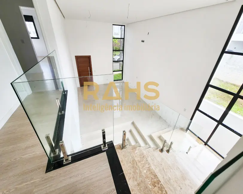 Foto 3 de Casa de Condomínio com 3 quartos à venda, 200m2 em Vila Nova, Joinville - SC