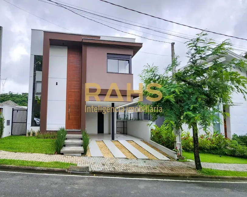 Foto 1 de Casa de Condomínio com 3 quartos à venda, 200m2 em Vila Nova, Joinville - SC