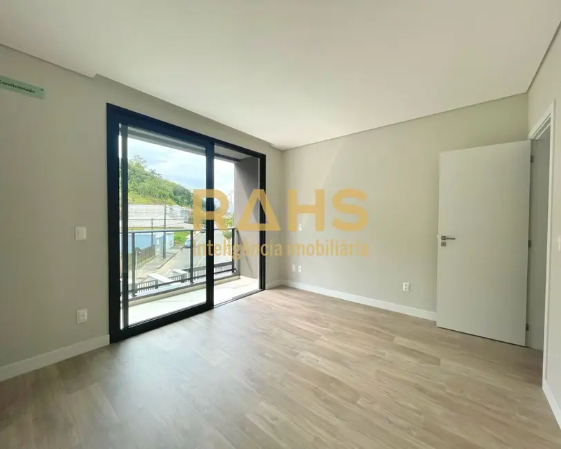 Foto 7 de Casa com 3 quartos à venda, 163m2 em Jardim Sofia, Joinville - SC