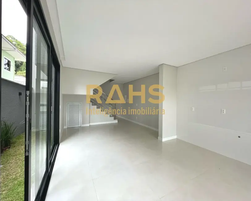 Foto 2 de Casa com 3 quartos à venda, 163m2 em Jardim Sofia, Joinville - SC