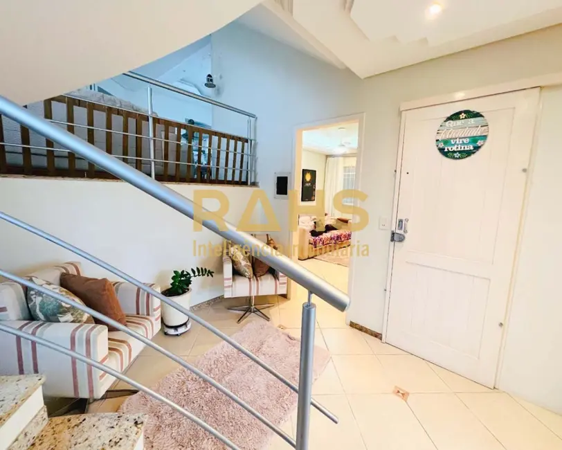 Foto 6 de Casa com 4 quartos à venda, 226m2 em Costa e Silva, Joinville - SC