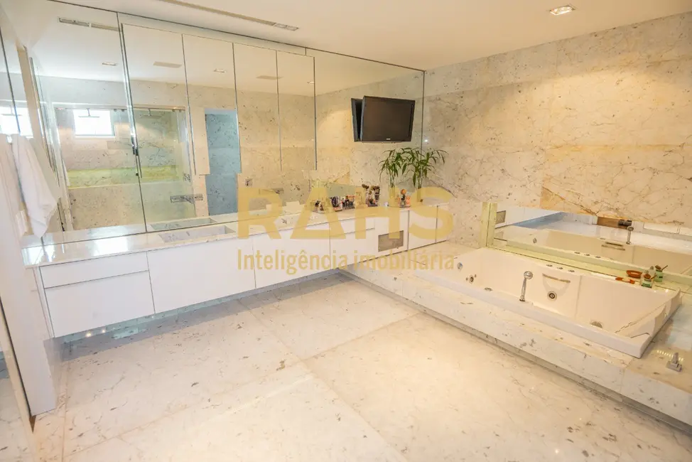 Foto 8 de Cobertura com 4 quartos à venda, 500m2 em Atiradores, Joinville - SC