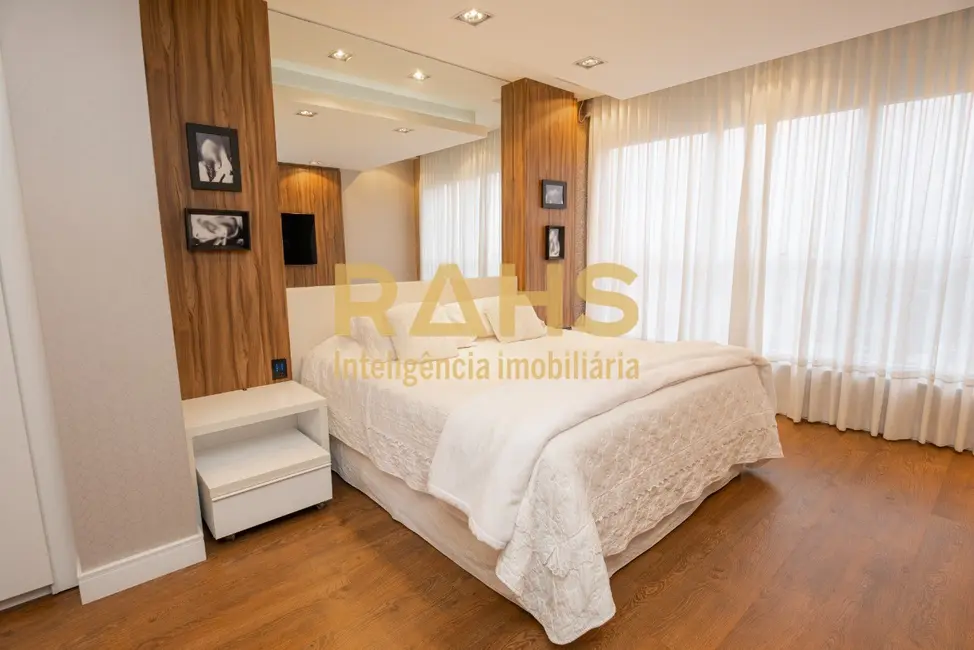 Foto 4 de Cobertura com 4 quartos à venda, 500m2 em Atiradores, Joinville - SC