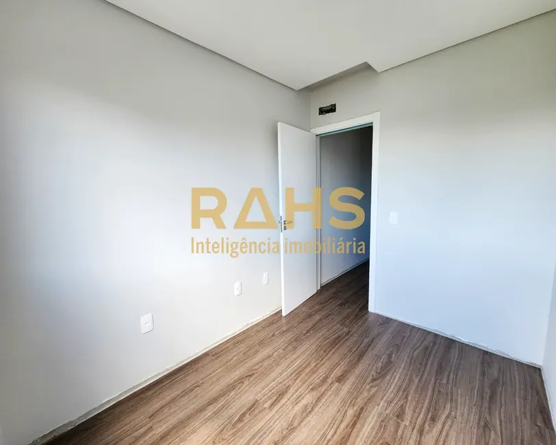 Foto 4 de Casa com 3 quartos à venda, 108m2 em Bucarein, Joinville - SC