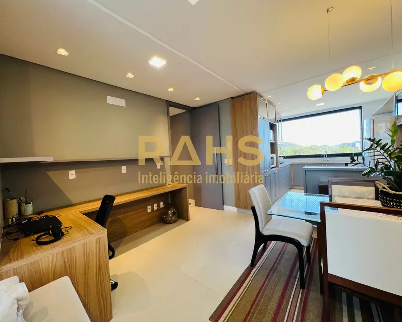 Foto 5 de Cobertura com 3 quartos à venda, 193m2 em Santo Antônio, Joinville - SC