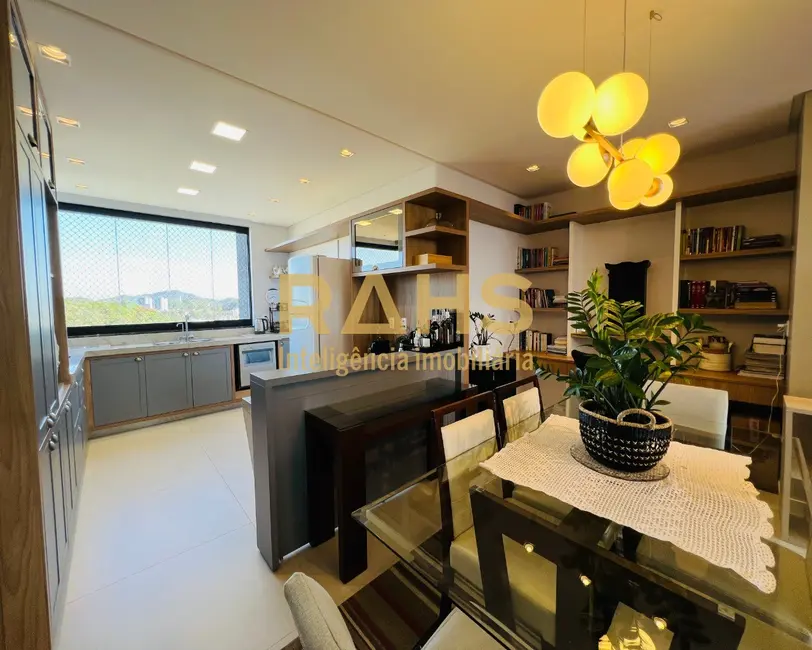 Foto 6 de Cobertura com 3 quartos à venda, 193m2 em Santo Antônio, Joinville - SC