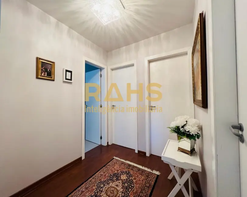 Foto 2 de Casa com 3 quartos à venda, 176m2 em Bom Retiro, Joinville - SC