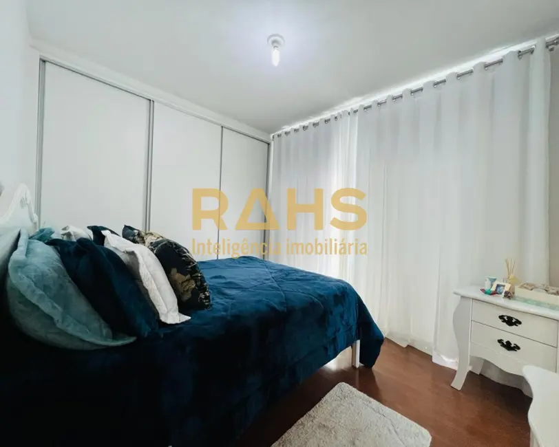 Foto 3 de Casa com 3 quartos à venda, 176m2 em Bom Retiro, Joinville - SC