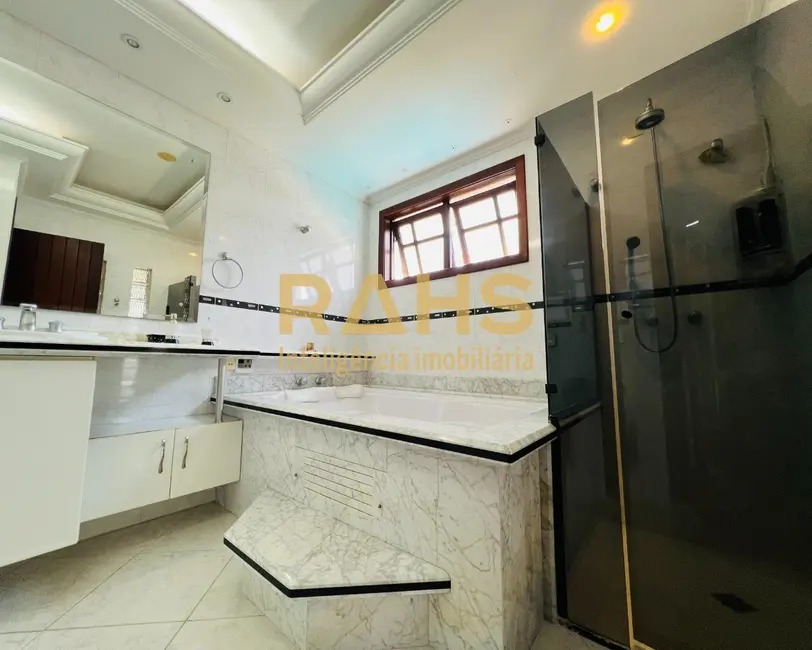 Casa com 5 quartos à venda, 406m2 em América, Joinville - SC - imagem 6 Foto 6 de Casa com 5 quartos à venda, 406m2 em América, Joinville - SC