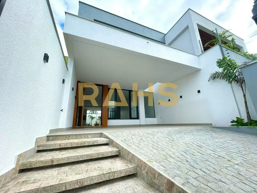 Foto 1 de Casa com 3 quartos à venda, 198m2 em Santo Antônio, Joinville - SC