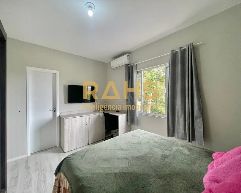 Foto 6 de Casa com 3 quartos à venda, 150m2 em São Marcos, Joinville - SC