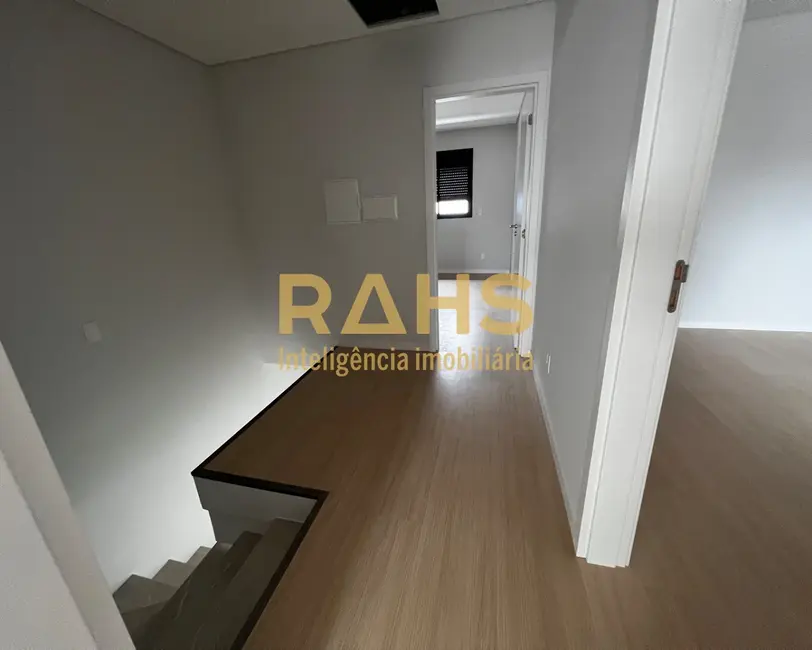 Foto 2 de Casa com 3 quartos à venda, 150m2 em América, Joinville - SC