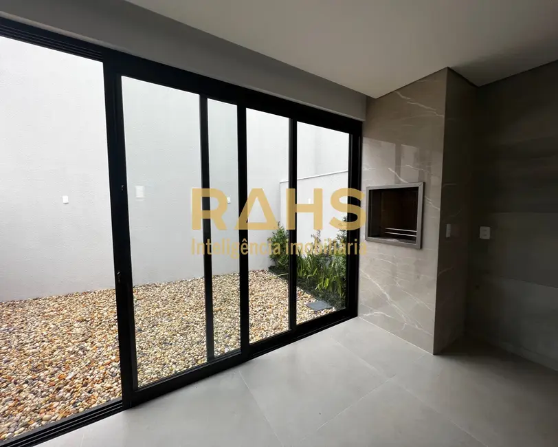 Foto 8 de Casa com 3 quartos à venda, 150m2 em América, Joinville - SC