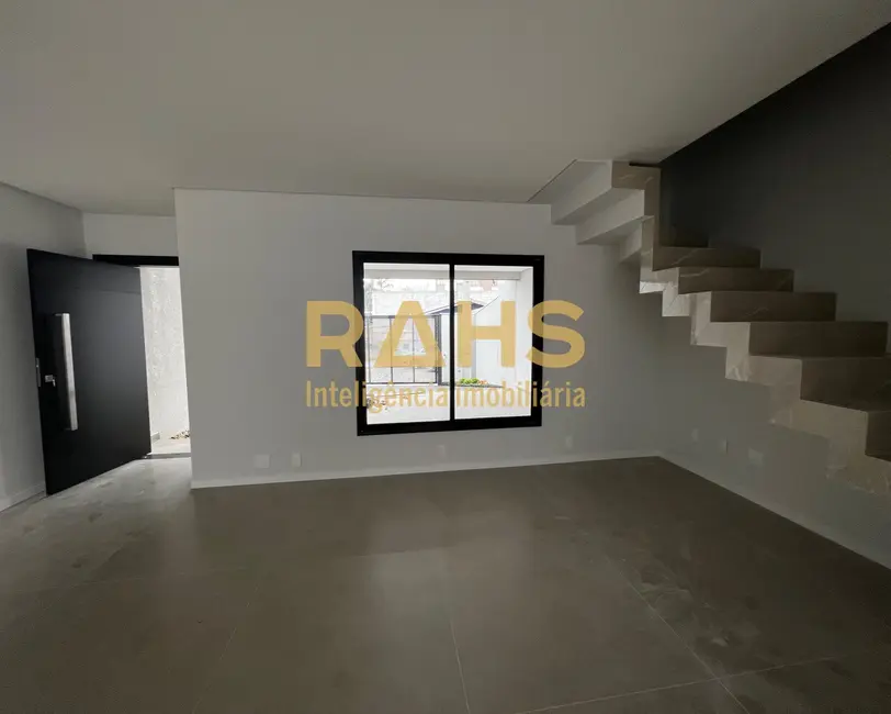Foto 1 de Casa com 3 quartos à venda, 150m2 em América, Joinville - SC