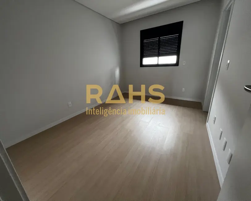 Foto 3 de Casa com 3 quartos à venda, 150m2 em América, Joinville - SC