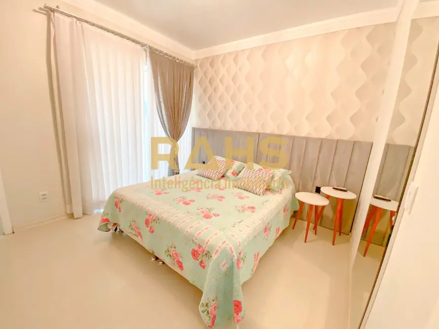 Foto 4 de Casa com 3 quartos à venda, 220m2 em Nova Brasília, Joinville - SC