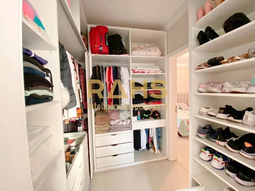 Foto 8 de Casa com 3 quartos à venda, 220m2 em Nova Brasília, Joinville - SC