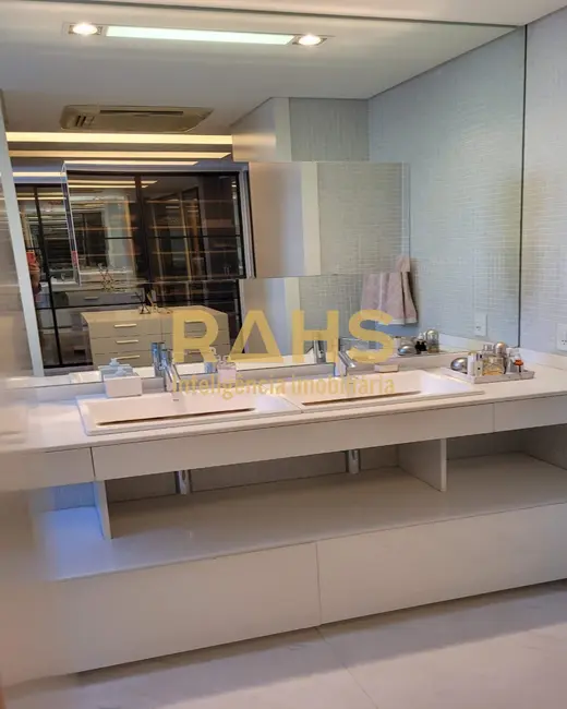 Foto 6 de Cobertura com 3 quartos à venda, 397m2 em Centro, Joinville - SC