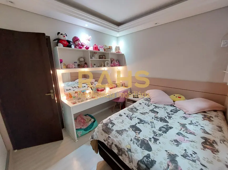 Foto 9 de Casa com 4 quartos à venda, 175m2 em Vila Nova, Joinville - SC